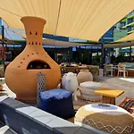 Nasty 24 Pool & Mamaia Nord Apartment