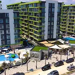 Nasty 24 Pool & Mamaia Nord Apartment 3*