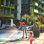 Nasty 24 Pool & Mamaia Nord 3* Navodari