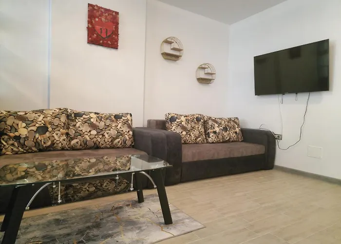 Nasty 24 Pool & Mamaia Nord