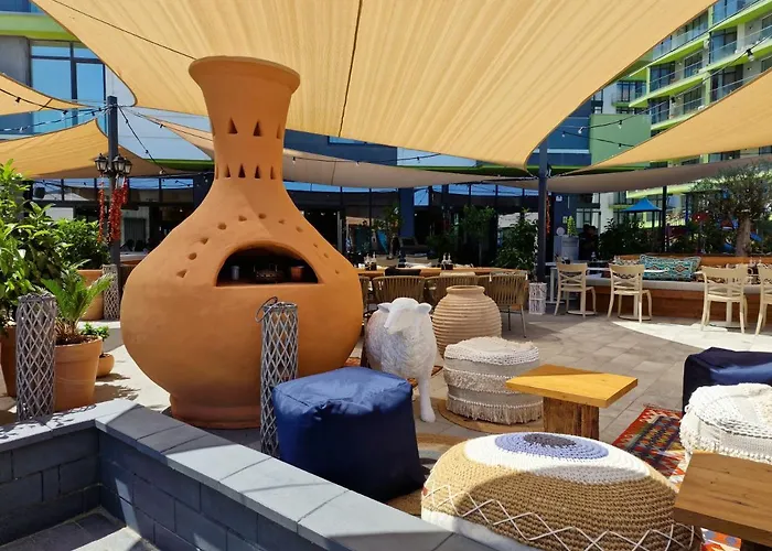 Nasty 24 Pool & Mamaia Nord Apartamento