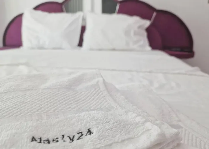 Nasty 24 Pool & Mamaia Nord Apartamento Năvodari