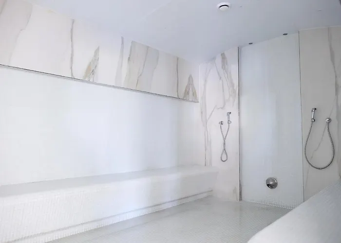 Nasty 24 Pool & Mamaia Nord