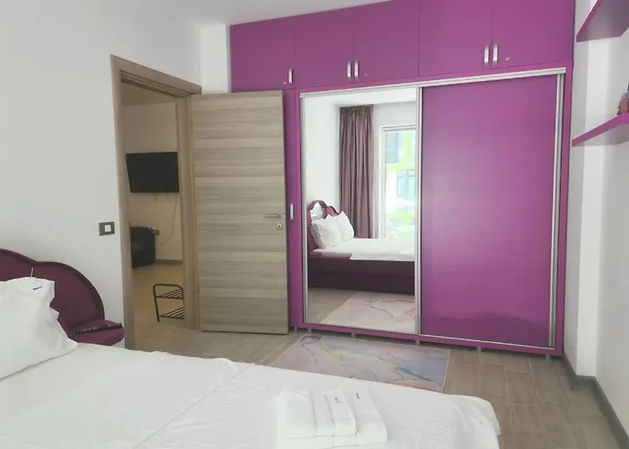 Nasty 24 Pool & Mamaia Nord Apartamento 3*