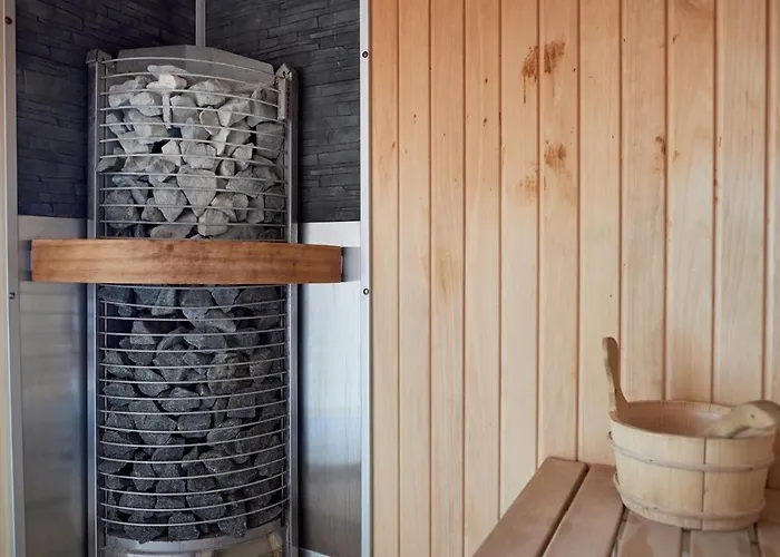 Nasty 24 Pool & Mamaia Nord