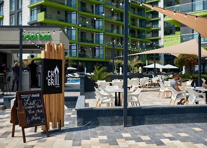 Nasty 24 Pool & Mamaia Nord Apartamento 3*