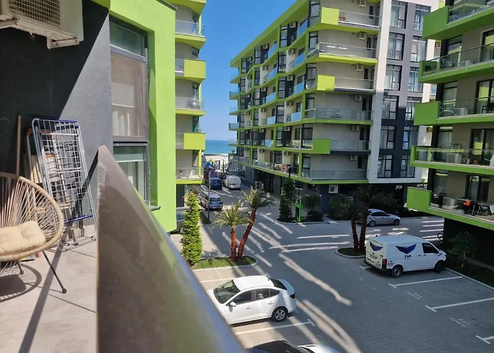 Nasty 24 Pool & Mamaia Nord