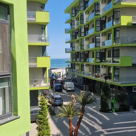 Nasty 24 Pool & Mamaia Nord Apartment Navodari