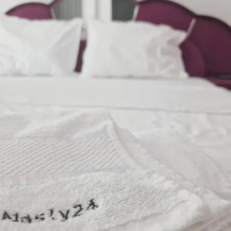 Nasty 24 Pool & Mamaia Nord Apartment Navodari