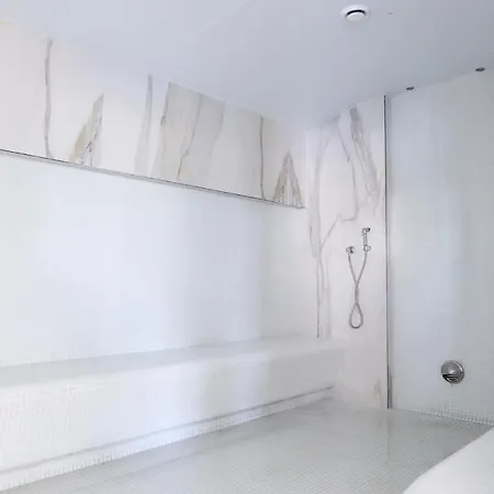 Nasty 24 Pool & Mamaia Nord