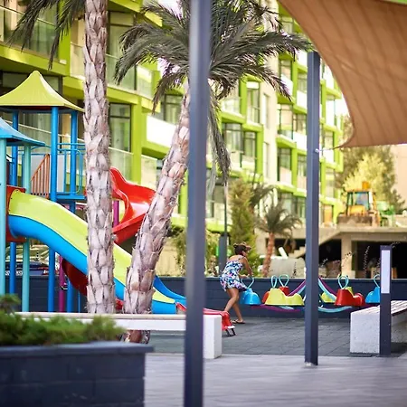 Apartamento Nasty 24 Pool & Mamaia Nord 3*