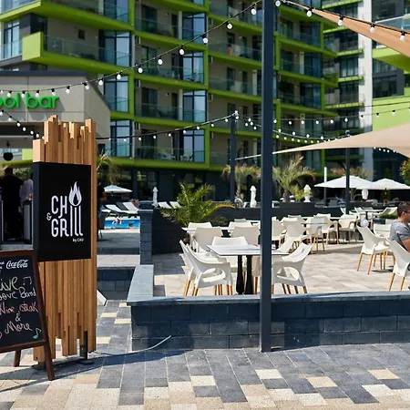 Nasty 24 Pool & Mamaia Nord Apartment *